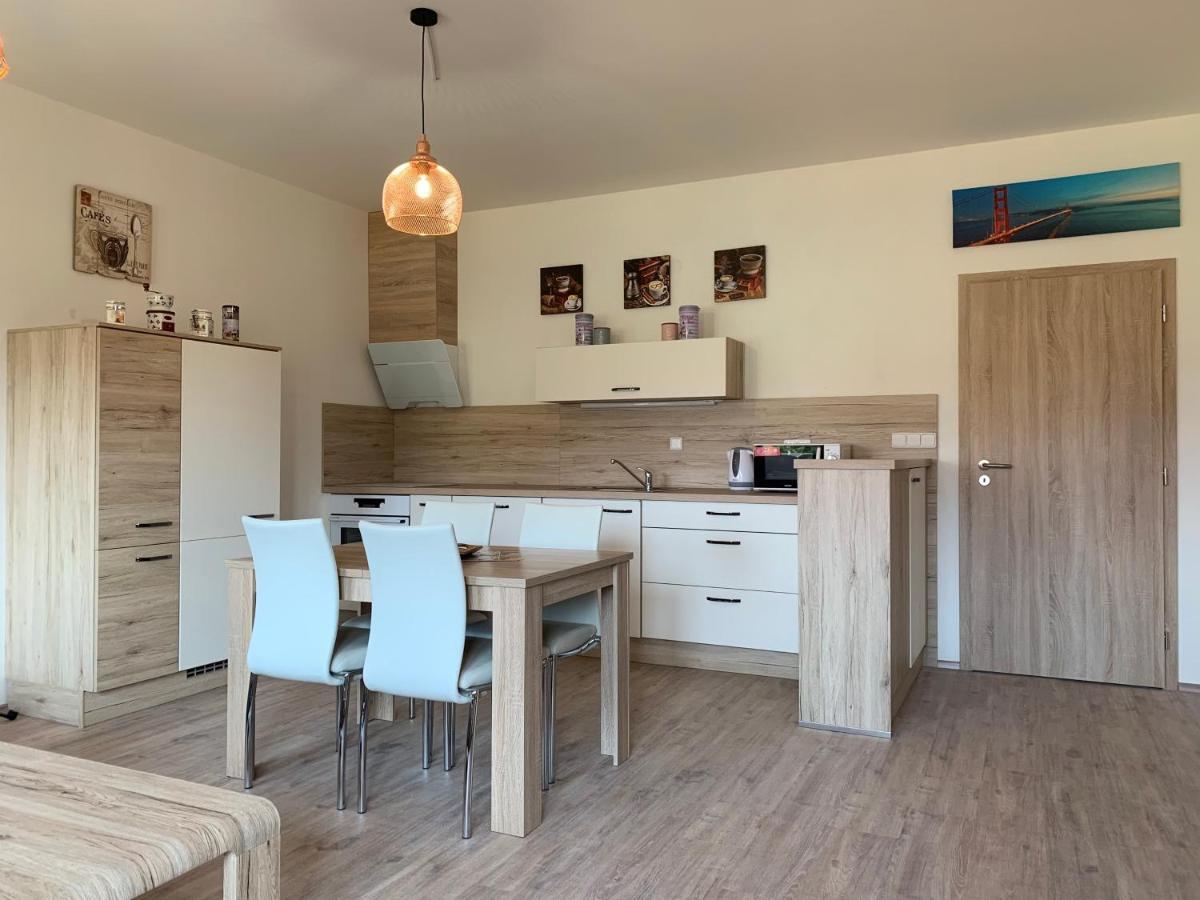 Apartman Monny Frymburk nad Vltavou Exterior foto